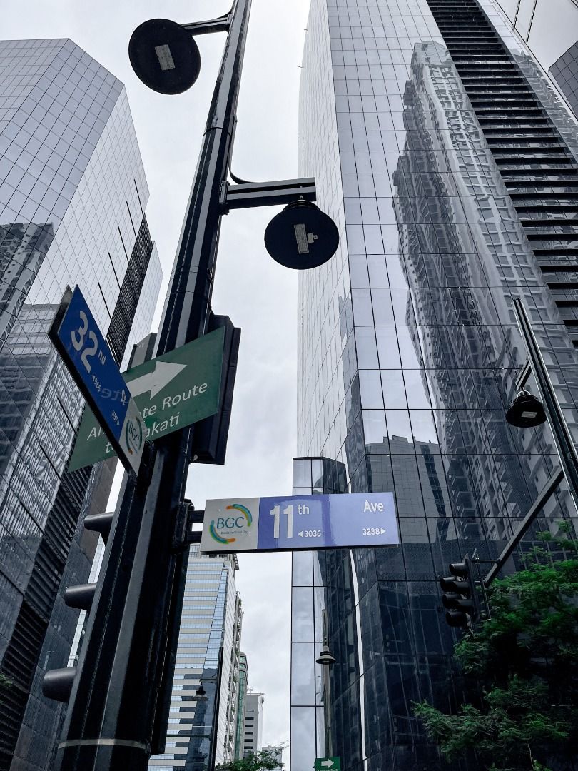 Office space in BGC for lease (Category: Commercial) located in Makati City. Submitted by onlinerealestateph (Listing ID 1350293350, Image 2). Description: For lease: AYALA PARK TRIANGLE CORPORATE PLAZA 32nd Street corner 11th street, BGC, Taguig City. Condominium Titled Office Unit: 1007, LZ-07 facing 32nd street Parking slot: 1 slot located at B4-063 Floor Area: 114 sqm Status: Bare Shell Lease term: Lease rate is Php 1,200 / sqm Unit is Php 13