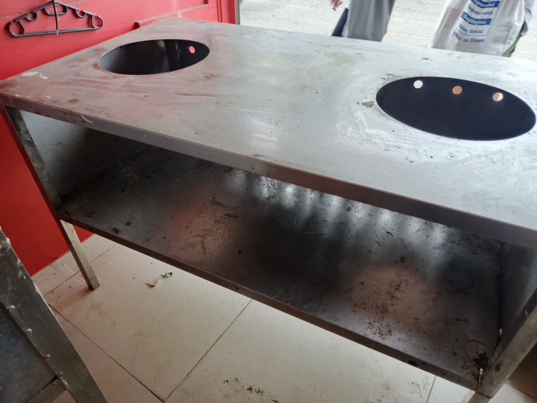 Pares Table (Category: Looking For) located in Manila. Submitted by clonebagsph (Listing ID 1350342294, Image 2). Description: Pares table stainless .