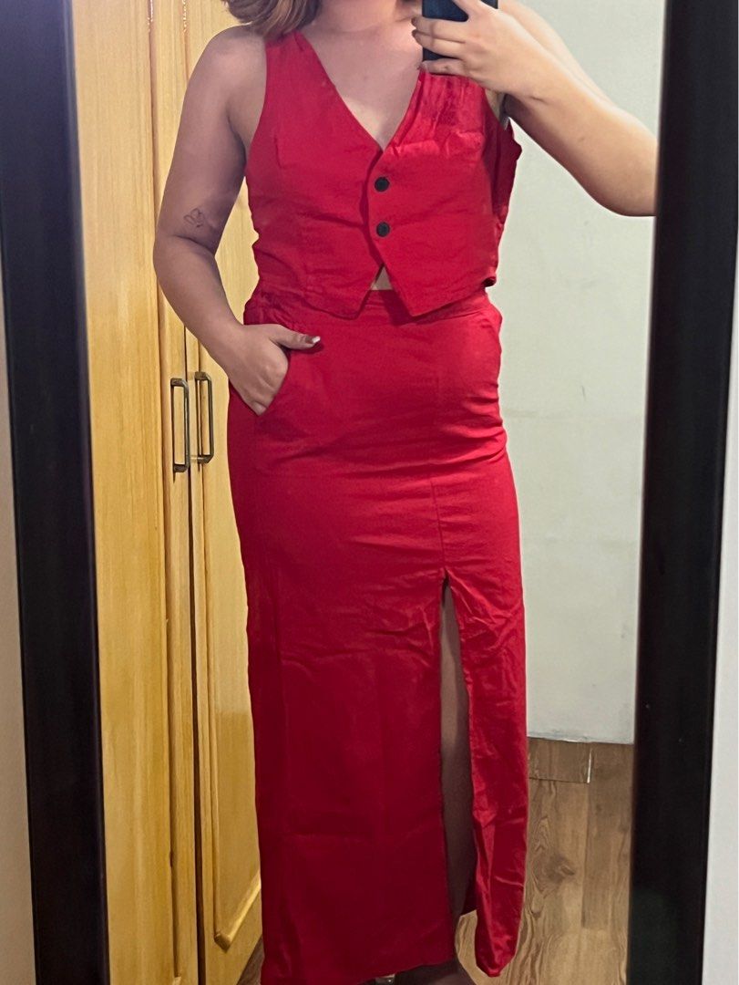 Red Vest and Long Skirt Set / Coordinates (Category: Sets or Coordinates) located in Manila. Submitted by louisexoxo_ (Listing ID 1350290969, Image 3). Description: -Freesize - Can fit to xs - small frame - USED ONCE for Christmas party.