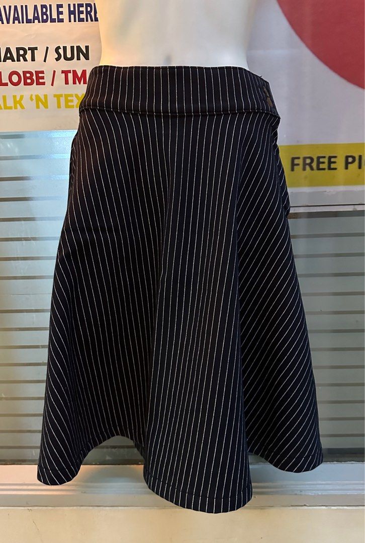 Skirt -majestic legon (Category: Skirts) located in Makati City. Submitted by neelojosue75925 (Listing ID 1350357976, Image 2). Description: Original,expensive brand,,24” waistline,17” lenght,no issue,ready to use,100 only..dark blue color w/white stripes...