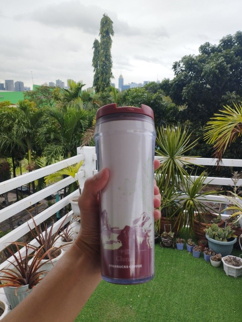 Starbucks Coffee Tumbler (Category: Water Bottles & Tumblers) located in Quezon City. Submitted by carlorunner (Listing ID 1350300225, Image 3). Description: Starbucks Coffee Tumbler China - 500 Hong Kong - 400 (with scratch) Malaysia - 250 (damage) for display purpose only Dubai - 250 (damage) for display purpose only RFS: Decluttering (see all other posts for sale) meet up : BGC / SM Aura or thru gcash then lalamove (buyer will pay for lalamove