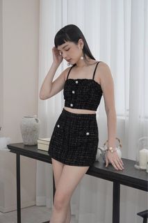 (Category: ) located in . Submitted by clear_my__closet (Listing ID 1350276873, Image 1). Description: .