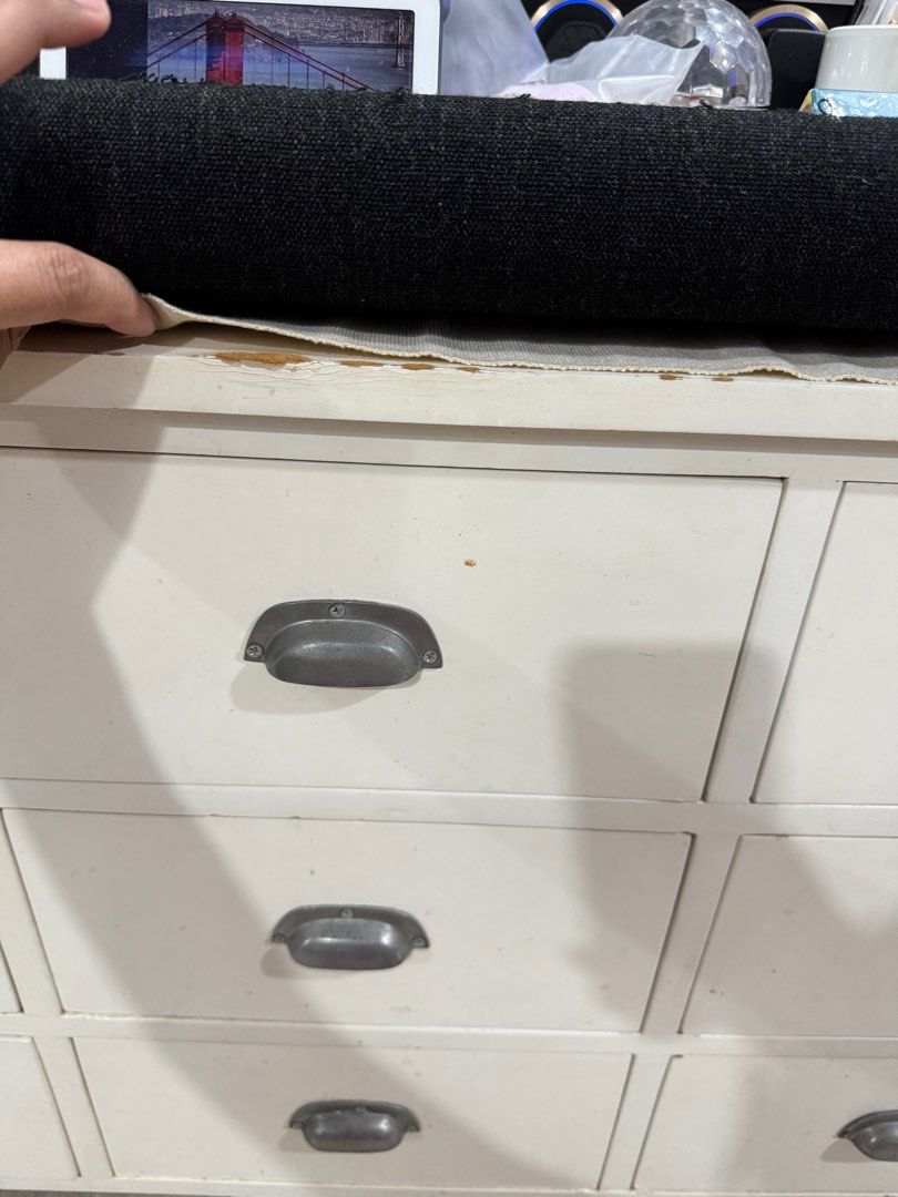 Tv console (Category: TV Consoles) located in Singapore. Submitted by faiflickster (Listing ID 1350357021, Image 3). Description: Afew scratches here and there. But if you know how to paint it will be as good as new. .