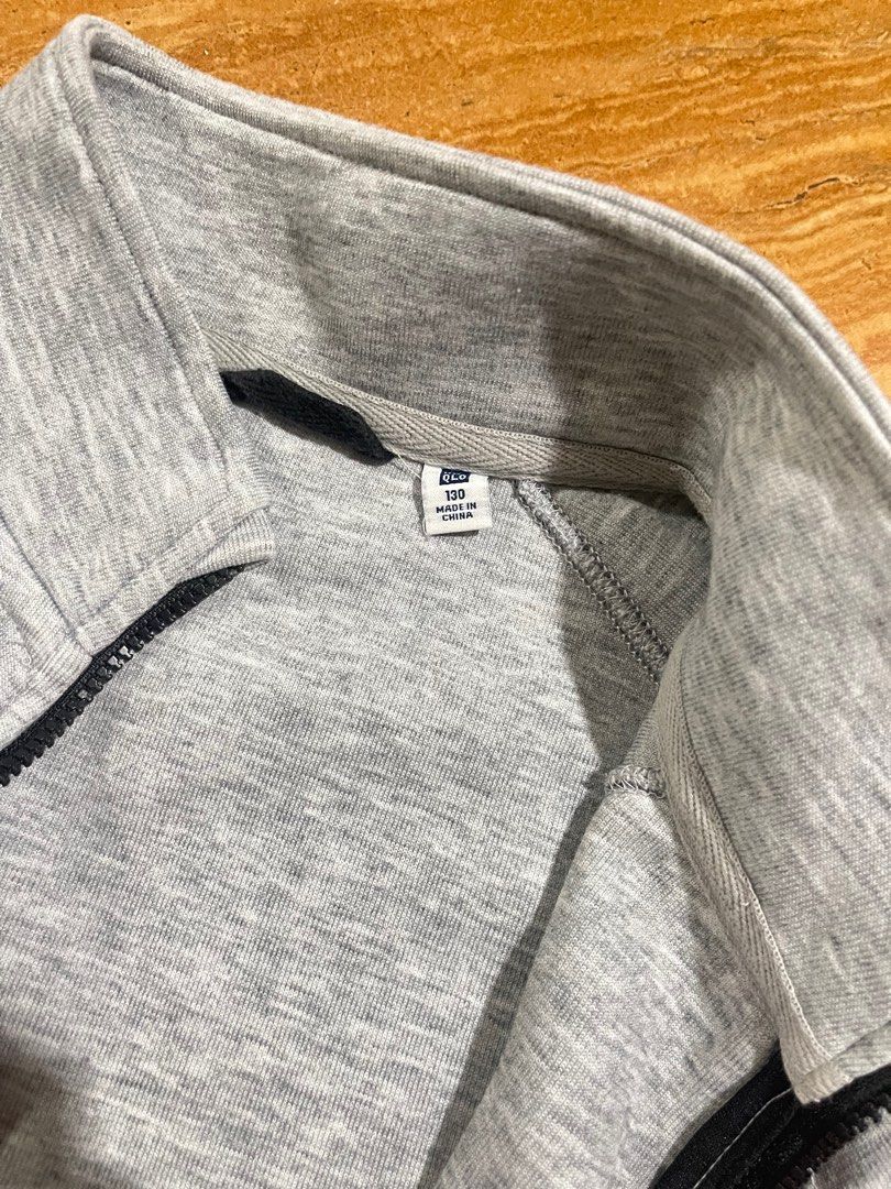 Uniqlo Jacket(size 130) (Category: Babies & Kids Fashion) located in Davao. Submitted by keylatates (Listing ID 1350227373, Image 2). Description: Size 130 (7-8y/o).