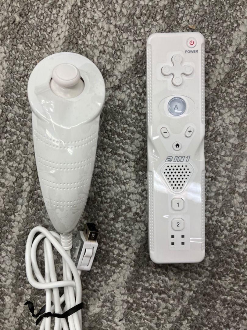 Wii Console White (Category: Nintendo) located in Manila. Submitted by japan_treasure (Listing ID 1350276950, Image 3). Description: Wii Console White Thank you for checking our product page. This is a used item purchased from someone else and has not been tested for functionality. In addition, all accessories are shown in the photo. Please be aware of this when purchasing. We can also answer questions about the condition of the product. If the p