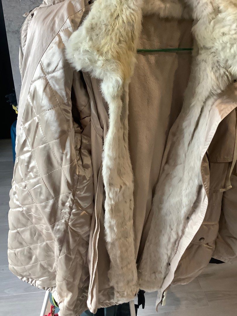 Winter jacket (Category: Coats, Jackets and Outerwear) located in Singapore. Submitted by Tr8sureB0x (Listing ID 1350299699, Image 3). Description: Water resistant lady winter jacket. Hood and inner vest are lined with genuine rabbit fur. Inner jacket is detachable. Outer jacket is down. Lightly used . Self collect in Serangoon gardens . Can arrange courier at buyer”s cost.