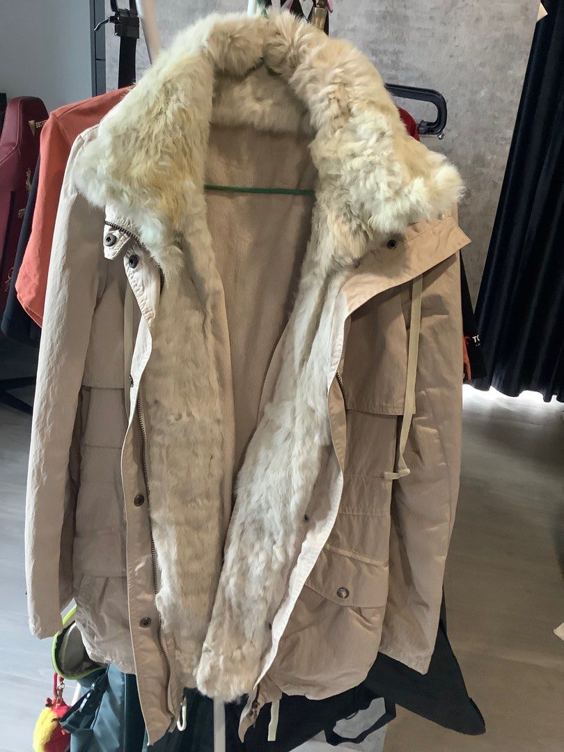 Winter jacket (Category: Coats, Jackets and Outerwear) located in Singapore. Submitted by Tr8sureB0x (Listing ID 1350299699, Image 2). Description: Water resistant lady winter jacket. Hood and inner vest are lined with genuine rabbit fur. Inner jacket is detachable. Outer jacket is down. Lightly used . Self collect in Serangoon gardens . Can arrange courier at buyer”s cost.