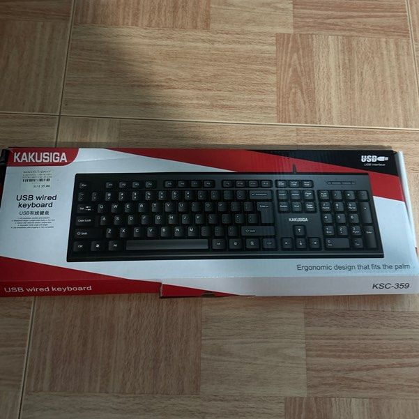 wired keyboard (Category: Computer Keyboard) located in Singapore. Submitted by aariz93 (Listing ID 1350295607, Image 1). Description: what u see is what u get . all keys working.