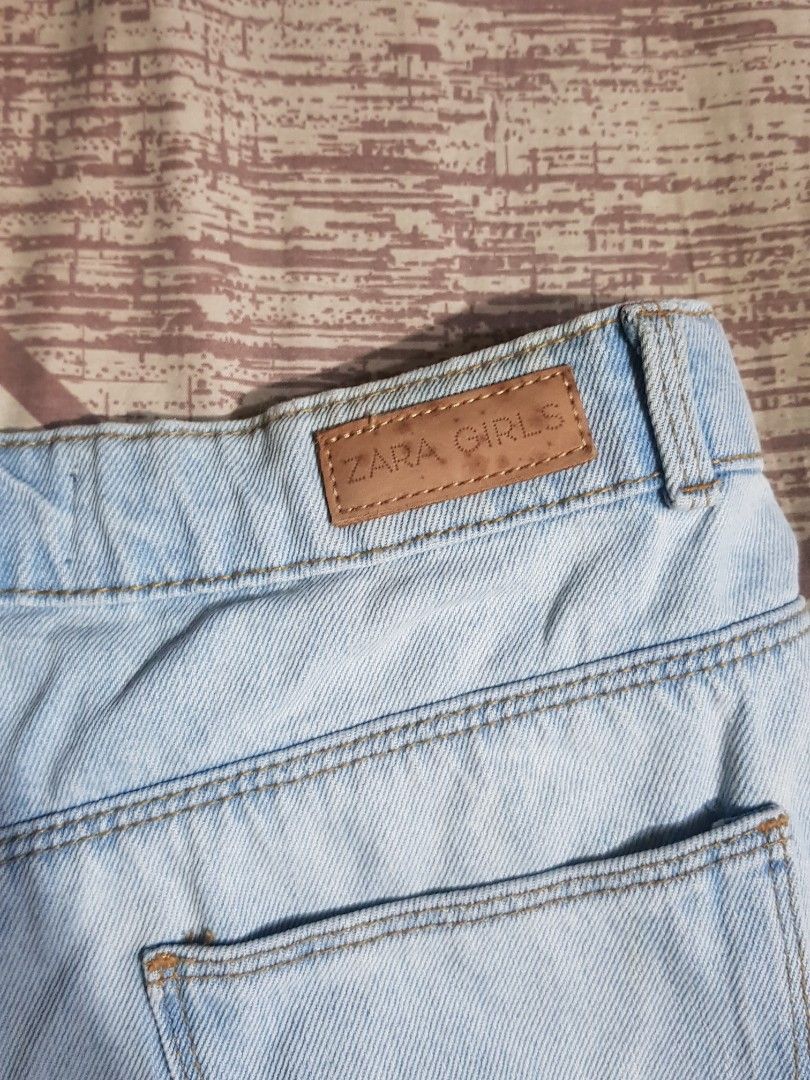 Zara Denim shorts (Category: Shorts) located in Manila. Submitted by declutterwithalex (Listing ID 1350296736, Image 3). Description: size 13/14 164 cm.