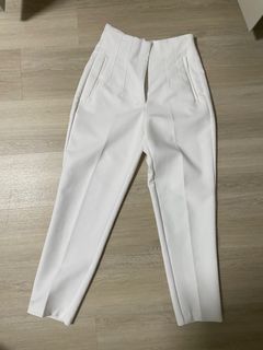 (Category: ) located in . Submitted by activewearobsessed (Listing ID 1350285636, Image 1). Description: .