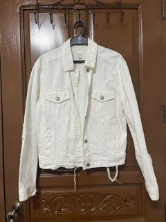 (Category: ) located in . Submitted by declutter.clothes (Listing ID 1350386856, Image 1). Description: .