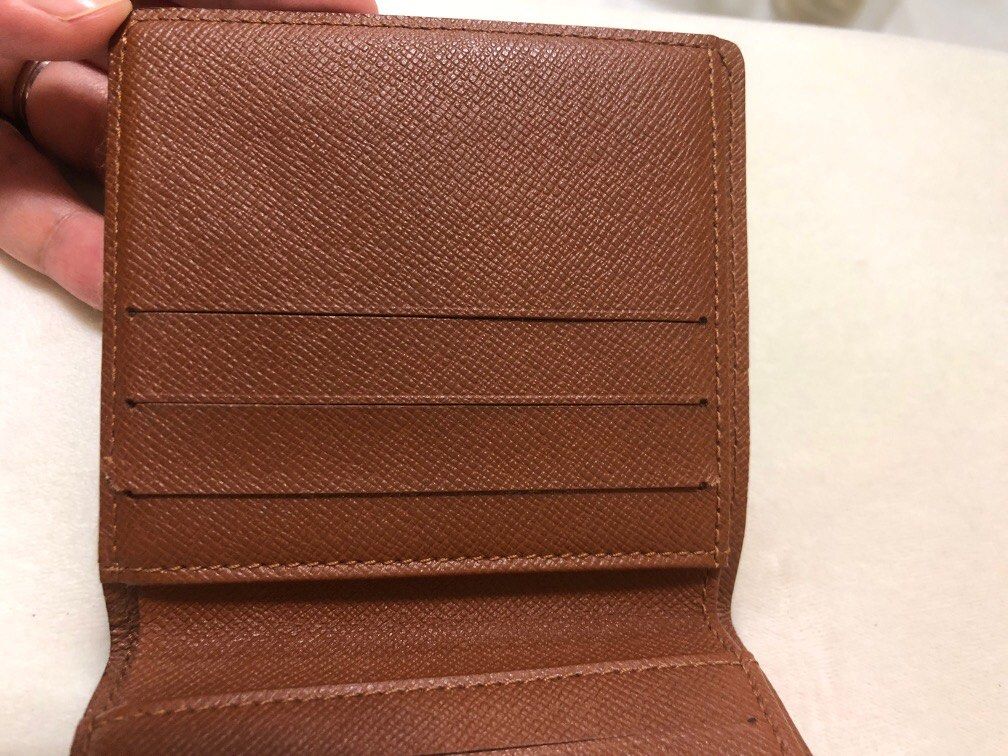 Authentic Louis Vuitton Men’s Wallet (Category: Luxury Bags & Wallets) located in Manila. Submitted by simplestform (Listing ID 1350489045, Image 3). Description: .