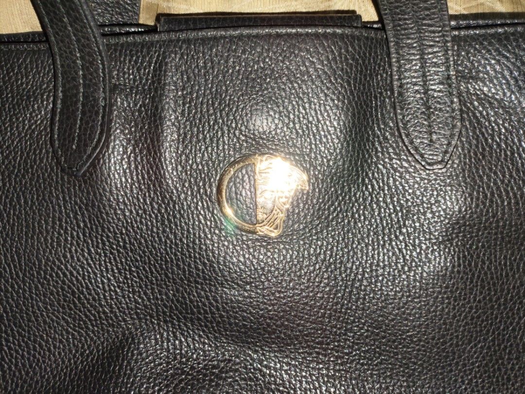 AuthEntic Versace Black Tote Bag (Category: Luxury Bags & Wallets) located in Midsayap. Submitted by bryx22direct (Listing ID 1350483665, Image 3). Description: Versace Made in Italy.