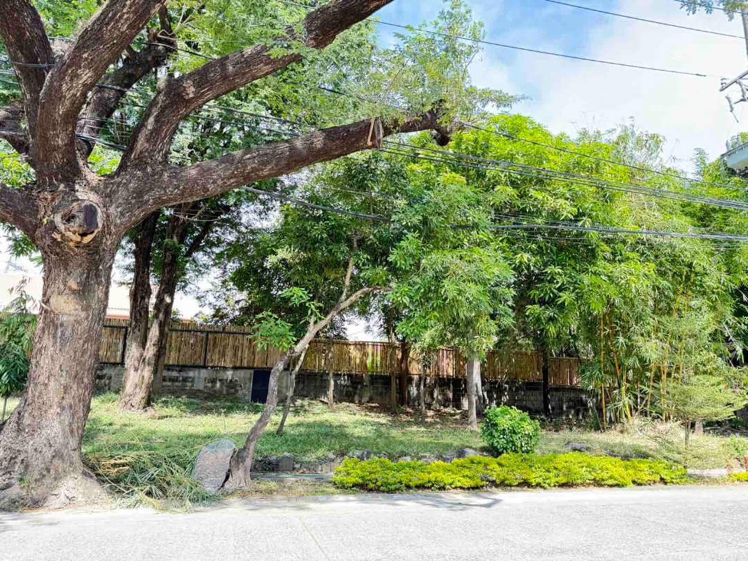 (Category: ) located in . Submitted by Condominiumsalesandrentals (Listing ID 1350436219, Image 1). Description: .