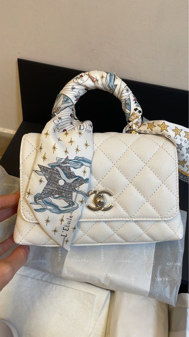 Chanel Coco Handle （分類：手袋及銀包）位於 Hong Kong。 由 lindyypan 提交（商品編號 1350529567，圖片 1）。簡介： 。
