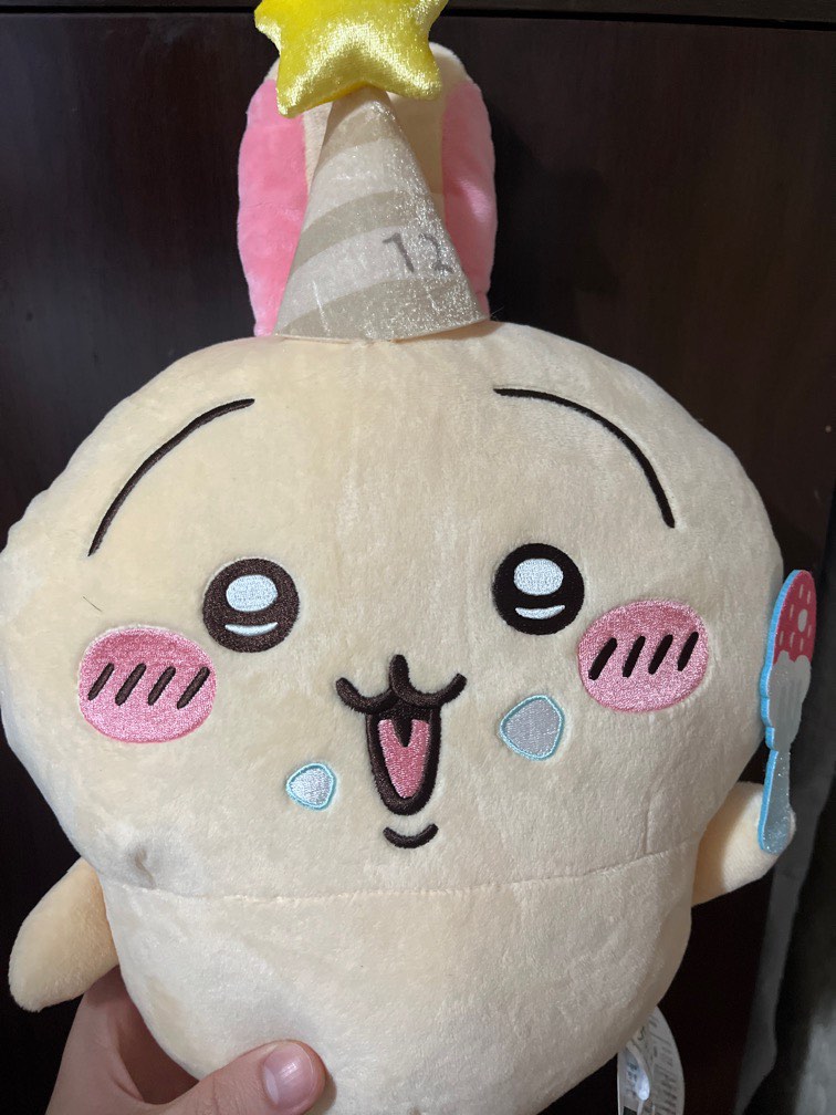 •日本Chiikawa 吉伊卡哇 直送景品 生日兔兔Usagi 玩偶公仔(嗚啦), 興趣及遊戲, 玩具 & 遊戲類 - Carousell