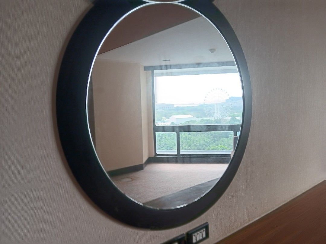 CLASSY wooden wall mirror round or square (Category: Mirrors) located in Las Pinas. Submitted by jesus1smysavi0r (Listing ID 1350424113, Image 1). Description: hotel pull out no issues.
