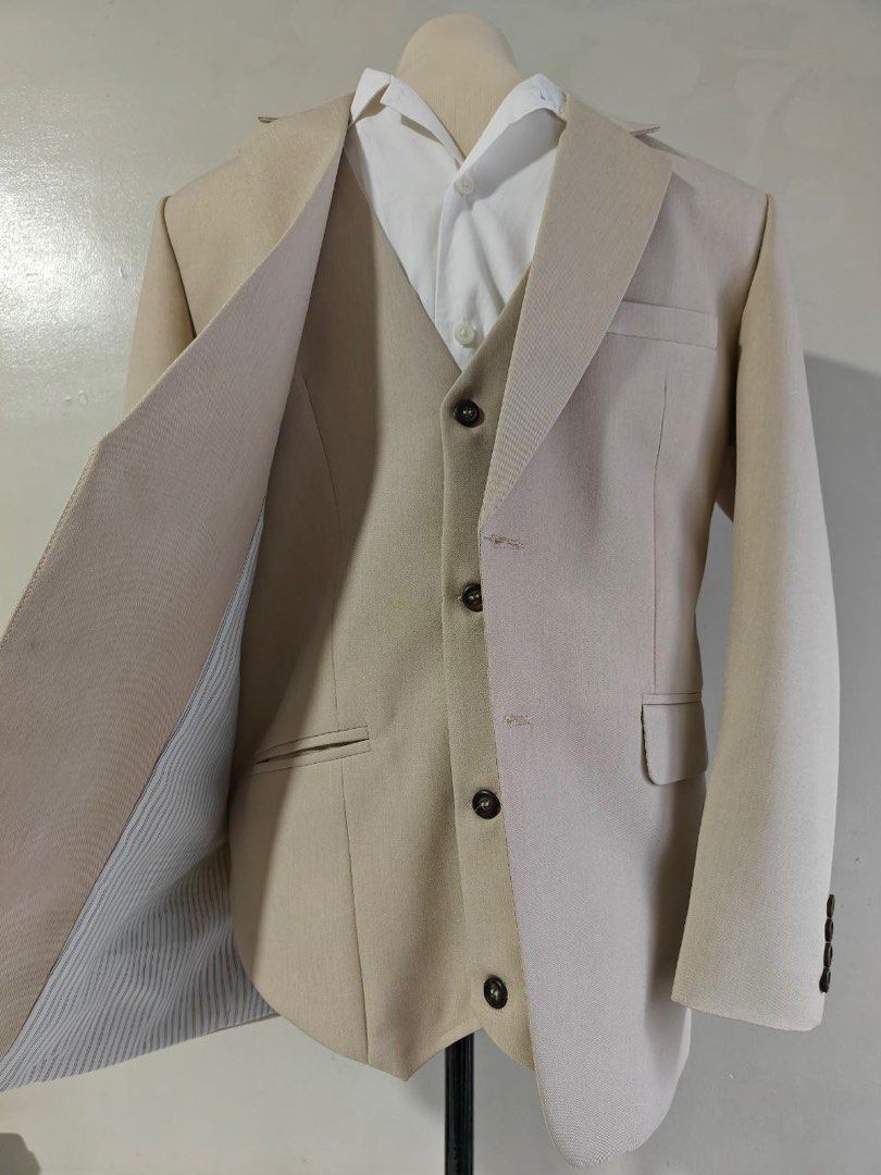 Coat (set) for Rent (Category: Coats, Jackets and Outerwear) located in Mandaluyong City. Submitted by bleu_decluttering (Listing ID 1350416958, Image 2). Description: Brand: Theo & co. Rent price: ₱ 1,500 (3 days) Security deposit: ₱ 2,000 (refundable upon return without damage or issues) Coat/ Suit Description: •Can fit small to medium size. •Vest adjustable at the back •Coat, Vest and Pants (set) •Pants adjustable waist 30-35’ • Dry-cleaned Lo
