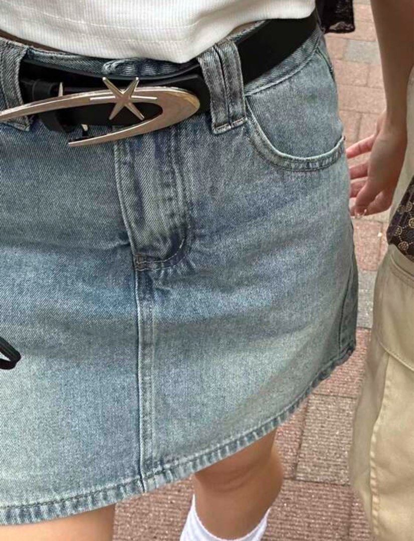 Y2K Denim skirt with star patch at the back (Category: Skirts) located in Manila. Submitted by kenzees_preloved (Listing ID 1344184191, Image 2). Description: Price is negotiable!.