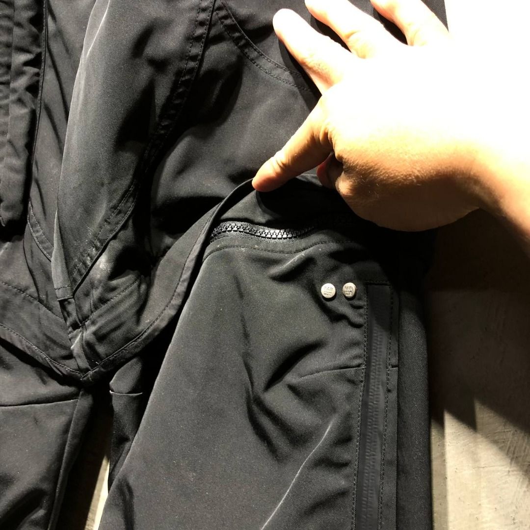 Far From What Bondage technical pants (Category: Trousers) located in Quezon City. Submitted by johnpaulperezzz (Listing ID 1350471454, Image 2). Description: NAME: Far From What Bondage technical pants COLOR: Black SIZE: Medium on tag FIT: 32-33 Dimension: Waist: 16 Inseam: 30 Front Rise: 11 Thigh: 11 Knee: 9 Leg Opening: 8 CONDITION: 9/10 ISSUE: -none PRICE: 5k .