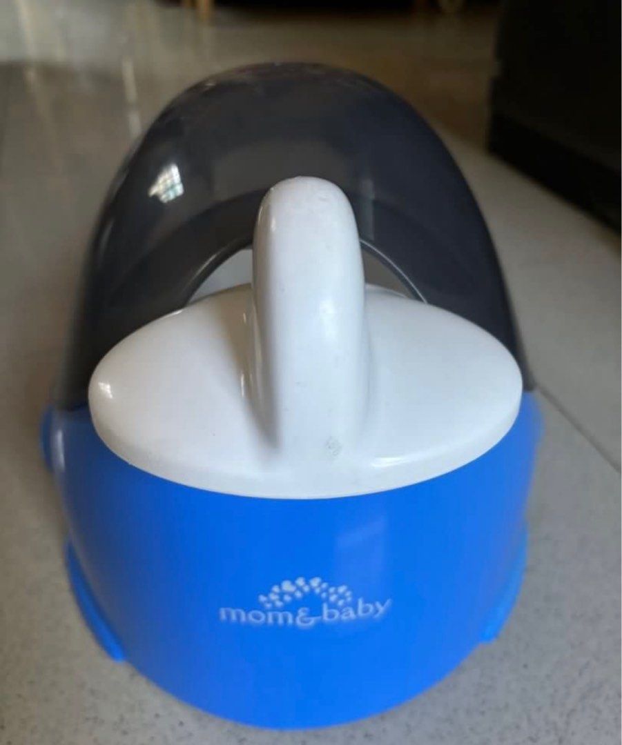 Heli Potty Trainer (Category: Toilet Training) located in Bacoor. Submitted by cabscloset (Listing ID 1350429808, Image 2). Description: Item has not been used but shows some scratches from storage. .