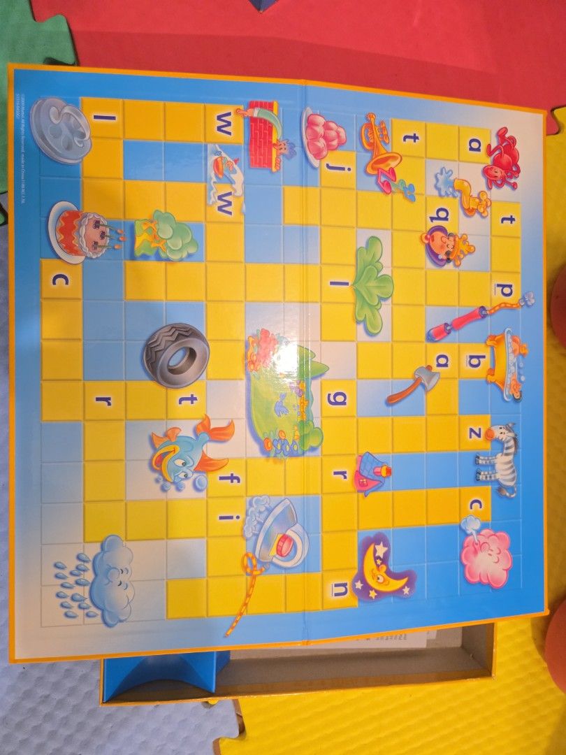 Junior scrabble （分類：桌遊及拼圖）位於 Hong Kong。 由 conery58 提交（商品編號 1350524021，圖片 3）。簡介： 二至四個人玩, 五至十歲。