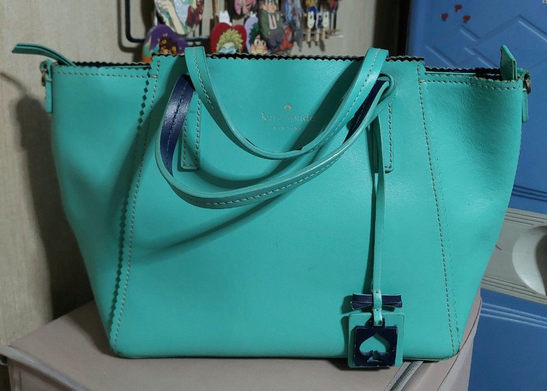 Rush Sale! Kate Spade Bag (Category: Luxury Bags & Wallets) located in Quezon City. Submitted by ayctata08 (Listing ID 1350399029, Image 1). Description: ● Decluttering- naka store lang sa cabinet ● Authentic ● no inclusions ● size: L- 8in. W- 9.5in..