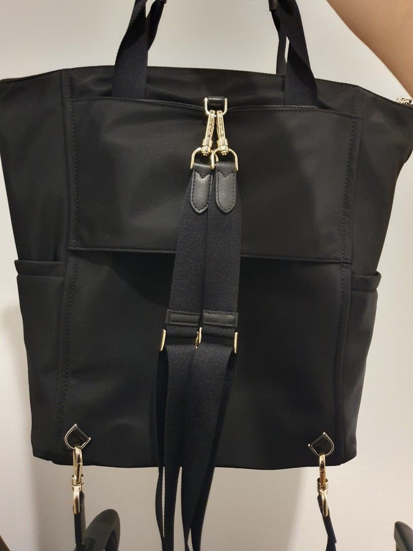 KATE SPADE LAPTOP BAG (Category: Luxury Bags & Wallets) located in Paranaque City. Submitted by olxph_238106091 (Listing ID 1350453205, Image 2). Description: Authentic Kate Spade Laptop bag (bought from U.S.) black, used a few times convertible (straps can be used for laptop or bag string).