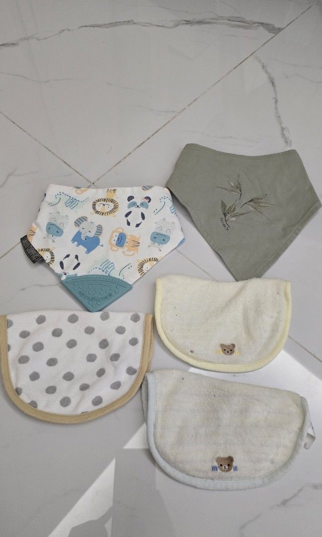 Multiple bibs set (Category: Babies & Kids Fashion) located in Kuala Lumpur. Submitted by allthemgoodstuff (Listing ID 1350397266, Image 1). Description: .