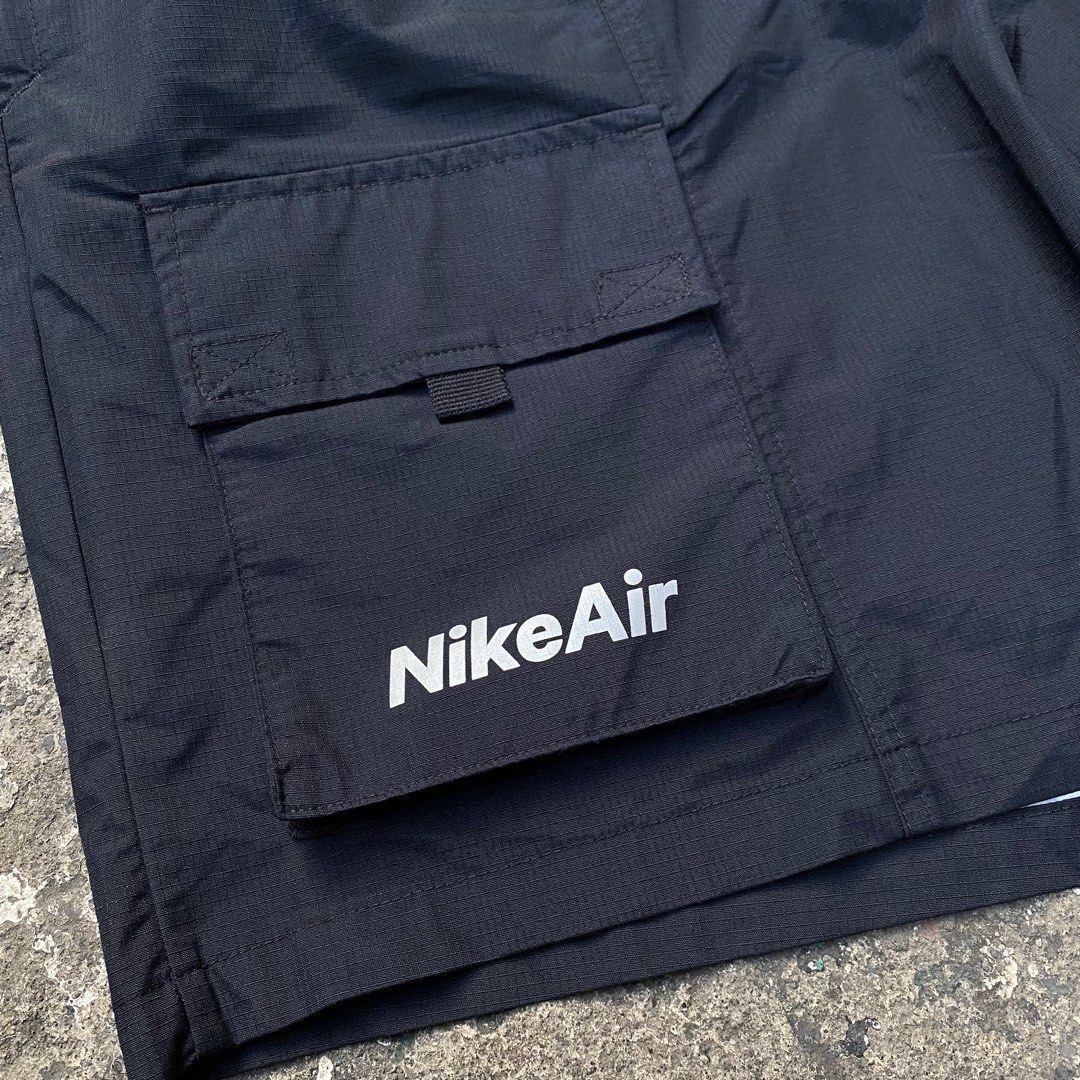 Nike air shorts (Category: Activewear) located in Davao. Submitted by pickthrift (Listing ID 1350453257, Image 3). Description: Waitline 30 stretchable Length 19in Leg opening 13in Never been used .