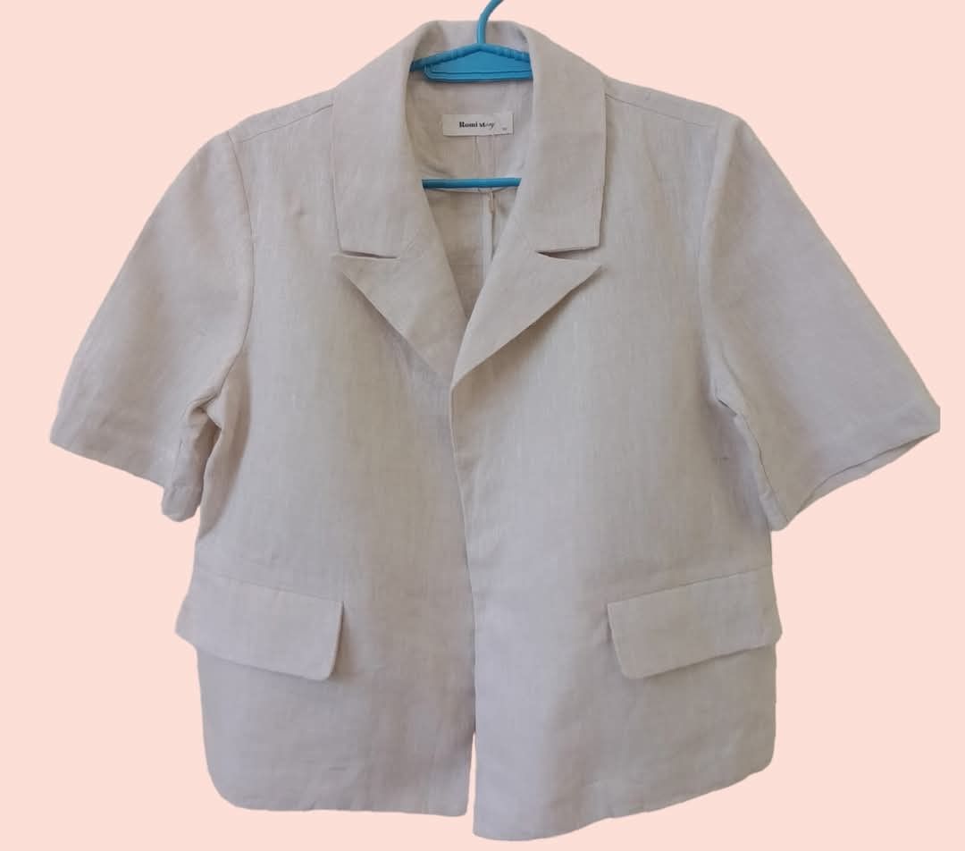 PREMIUM BLAZERS (Category: Coats, Jackets and Outerwear) located in Estancia. Submitted by mapzie (Listing ID 1350467371, Image 3). Description: PREMIUM PRELOVED BLAZERS FOR SALE‼️LIKE NEW‼️💯 NO ISSUES MESSAGE ME FOR SIZES SMALL TO SEMI MEDIUM.