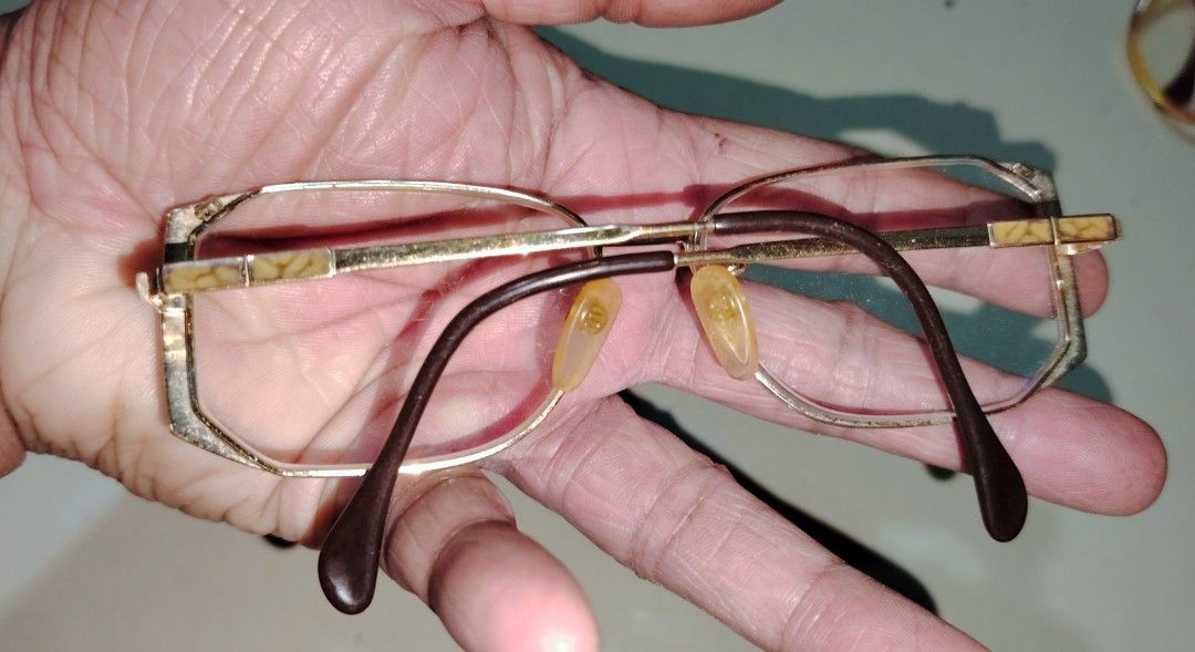 Silhouette eyeglasses (Category: Sunglasses & Eyewear) located in Polomolok. Submitted by dkljapansurplus (Listing ID 1350496253, Image 2). Description: Baka may mapaibig Silhouette eye glasses Mula japan, may grado 1500 freeshipping.