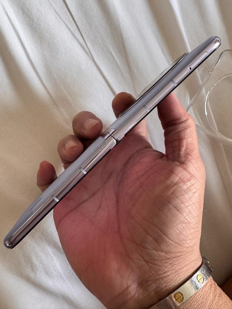 Tecno Phantom V Flip (Category: Android Others) located in Manila. Submitted by lemuelrams (Listing ID 1350405467, Image 3). Description: FOR SALE! ✨TECNO PHANTOM V FLIP 5G Specs: ✅8GB RAM +(3/5/8GB Virtual RAM) / 256GB ROM ✅6.9” Super Amoled Display(Main Screen) ✅120 hz ✅1.32” Fold Amoled Display(Sub Screen) ✅3D Touch ✅Media Dimensity 8050 (HIOS) ✅64 MP (Main) + 13MP (Ultra-wide) Dual Cam ✅13 Mp Telephoto ✅32 Mp Front Cam (AF) ✅Fingerprint Side 