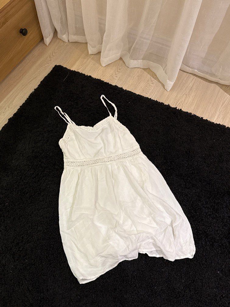 TERRANOVA Summer Dress (Category: Dresses) located in Quezon City. Submitted by snoopywardrobe (Listing ID 1350508349, Image 1). Description: .