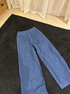 (Category: ) located in . Submitted by snoopywardrobe (Listing ID 1350506154, Image 1). Description: .