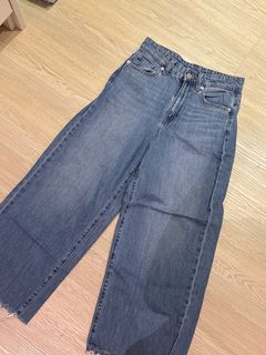 (Category: ) located in . Submitted by snoopywardrobe (Listing ID 1350506763, Image 1). Description: .
