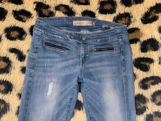(Category: ) located in . Submitted by emsszs (Listing ID 1350516418, Image 1). Description: .