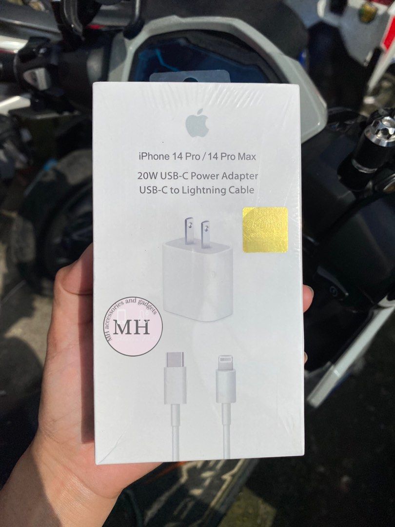 20W,25W iphone charger original (Category: Chargers & Cables) located in Manila. Submitted by mh.gadgetsaccessories (Listing ID 1345354800, Image 2). Description: PROMO SALE 2025‼️ IPHONE FAST CHARGER⚡️⚡️⚡️ ALL CHARGER ARE BRANDNEW SEALED💯 IT HAS SERIAL ON CORD💯 SAME DAY DELIVERY WITHIN METRO MANILA SHIP VIA LALAMOVE 🛵 Mode of payment : CASH ON DELIVERY ( COD ) ✔️ GCASH ✔️ NEW : Iphone 15 pro max charger - 35W adapter + 1m cable = 1200 - 35W a