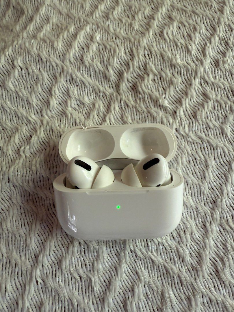 AirPods Pro (Category: Earphones) located in Paranaque City. Submitted by izdeclutters (Listing ID 1345330577, Image 1). Description: Purchased in Abenson Alabang (October 2021) Receipt in last photo Original price: 12,490 flaw: Scratches/ dent on case but doesn’t affect function No box RFS: Upgrade .