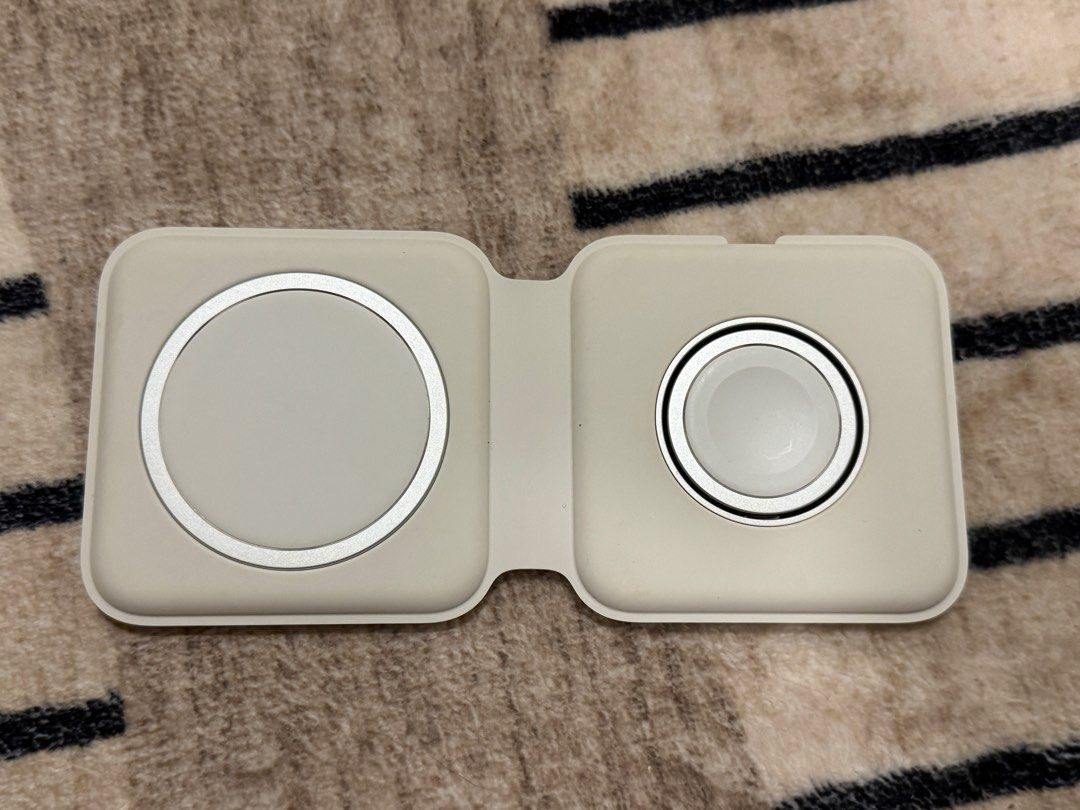 Apple Magsafe Duo Charger (Category: Chargers) located in Rizal. Submitted by l17873 (Listing ID 1345459937, Image 1). Description: Payment via GCash Shipping through Lalamove/Grab.