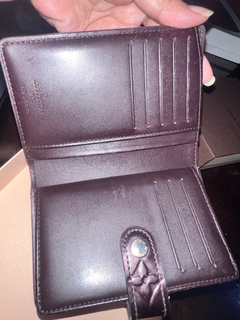Authentic LV Vernis wallet (Category: Luxury Bags & Wallets) located in Paranaque City. Submitted by sctmpque (Listing ID 1345491402, Image 3). Description: FREE SF comes wih box only .