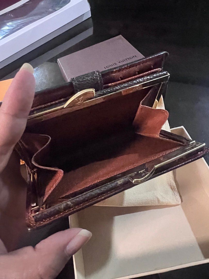 Authentic LV wallets kisslock (Category: Luxury Bags & Wallets) located in Paranaque City. Submitted by sctmpque (Listing ID 1345491138, Image 3). Description: FREE SF comes with box and dust bag .