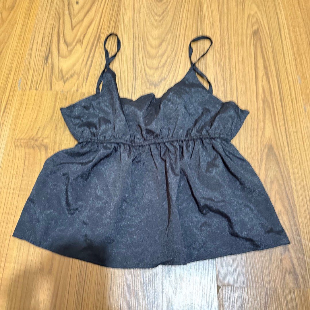 Basic Sleeveless Top Bundle (Category: Sleeveless) located in Taguig. Submitted by dashishop (Listing ID 1345374570, Image 3). Description: Buy all for 250. Good condition. All will fit XS-S RFS: making space for closet.