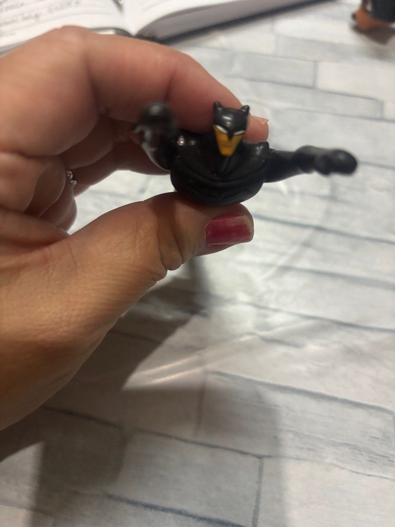 Batman toy (Category: Action & Battle Toys) located in Quezon City. Submitted by eilsshop (Listing ID 1345338619, Image 3). Description: .
