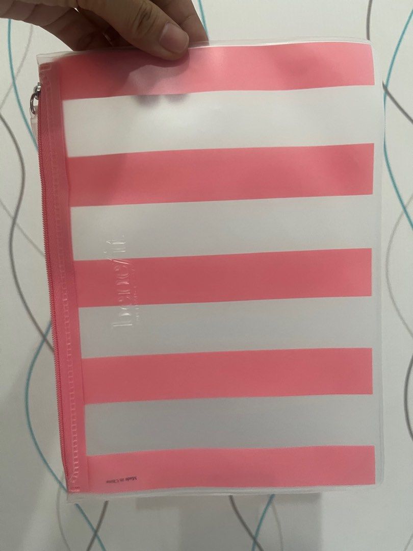 Benefit pouch (Category: Makeup) located in Manila. Submitted by glimmer.mnl (Listing ID 1345369205, Image 1). Description: HEIGHT: 7 inch LEIGHT: 9 inch Thin only.