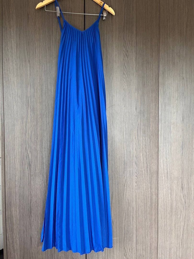 Blue pleated shein dress long (Category: Dresses) located in Antipolo. Submitted by kathscloset_ (Listing ID 1345385699, Image 2). Description: Used once for photos. SRP on the website is Php 779.