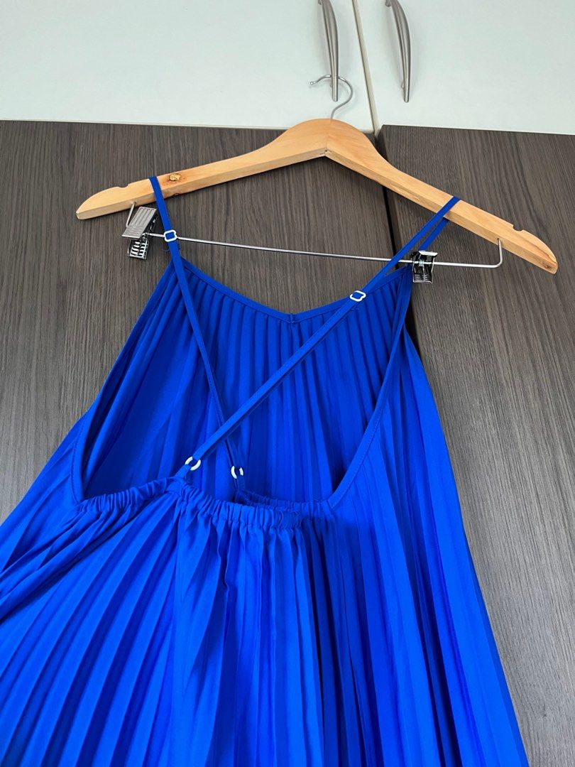 Blue pleated shein dress long (Category: Dresses) located in Antipolo. Submitted by kathscloset_ (Listing ID 1345385699, Image 3). Description: Used once for photos. SRP on the website is Php 779.
