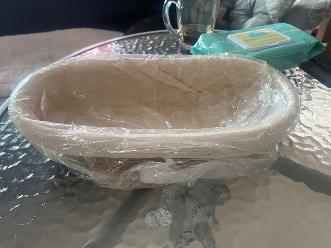 Bread baskets (Category: Homemade Bakes) located in Singapore. Submitted by 3012 (Listing ID 1345347252, Image 2). Description: Selling bread basket with inner linen 30x15x8 cm.