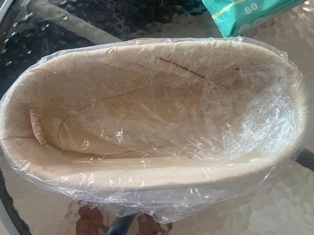 Bread baskets (Category: Homemade Bakes) located in Singapore. Submitted by 3012 (Listing ID 1345347252, Image 1). Description: Selling bread basket with inner linen 30x15x8 cm.