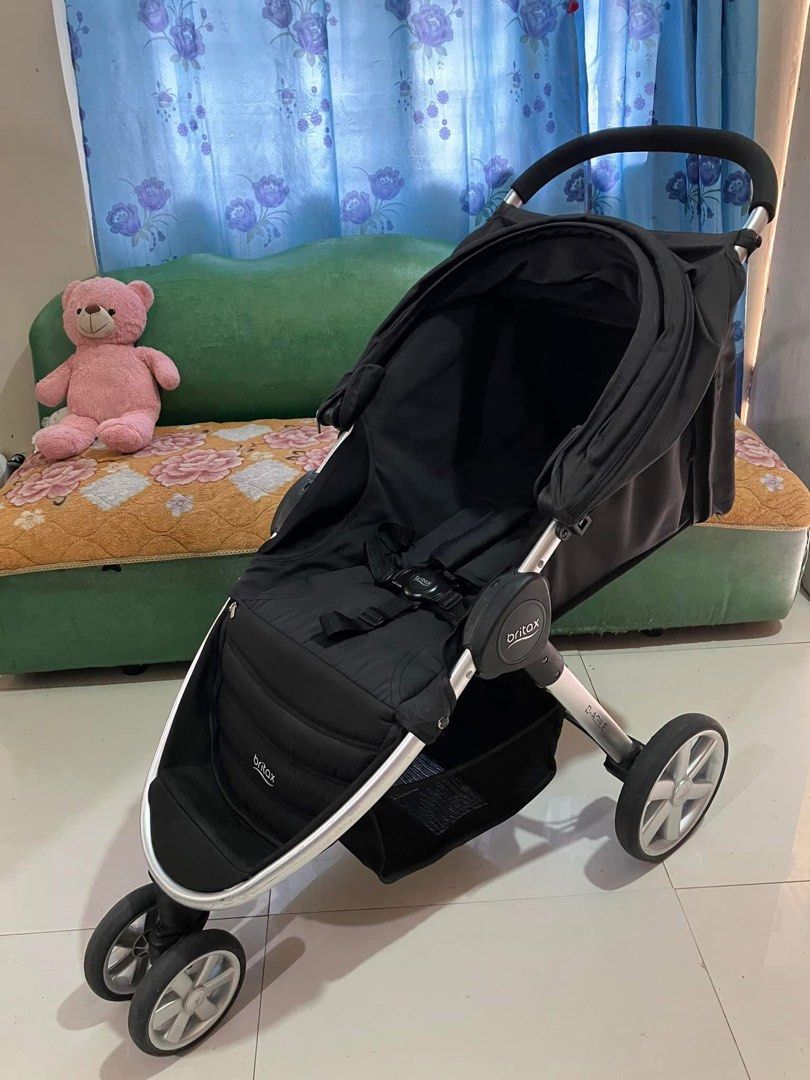 Britax B-Agile! (Category: Strollers) located in Quezon City. Submitted by gratefulmomanddadph (Listing ID 1345440503, Image 3). Description: Britax B-Agile ❗️📣📣📣 Original Price 27k ⭐️⭐️⭐️ Selling Price : 5500 (Save almost 20k+) Features : • Multi-position reclining seat • Supports a child up to 30kg • Large under-seat storage • 3-wheel configuration • All-wheel suspension system for a smooth ride • 5-point harness adjusts as children grow • H